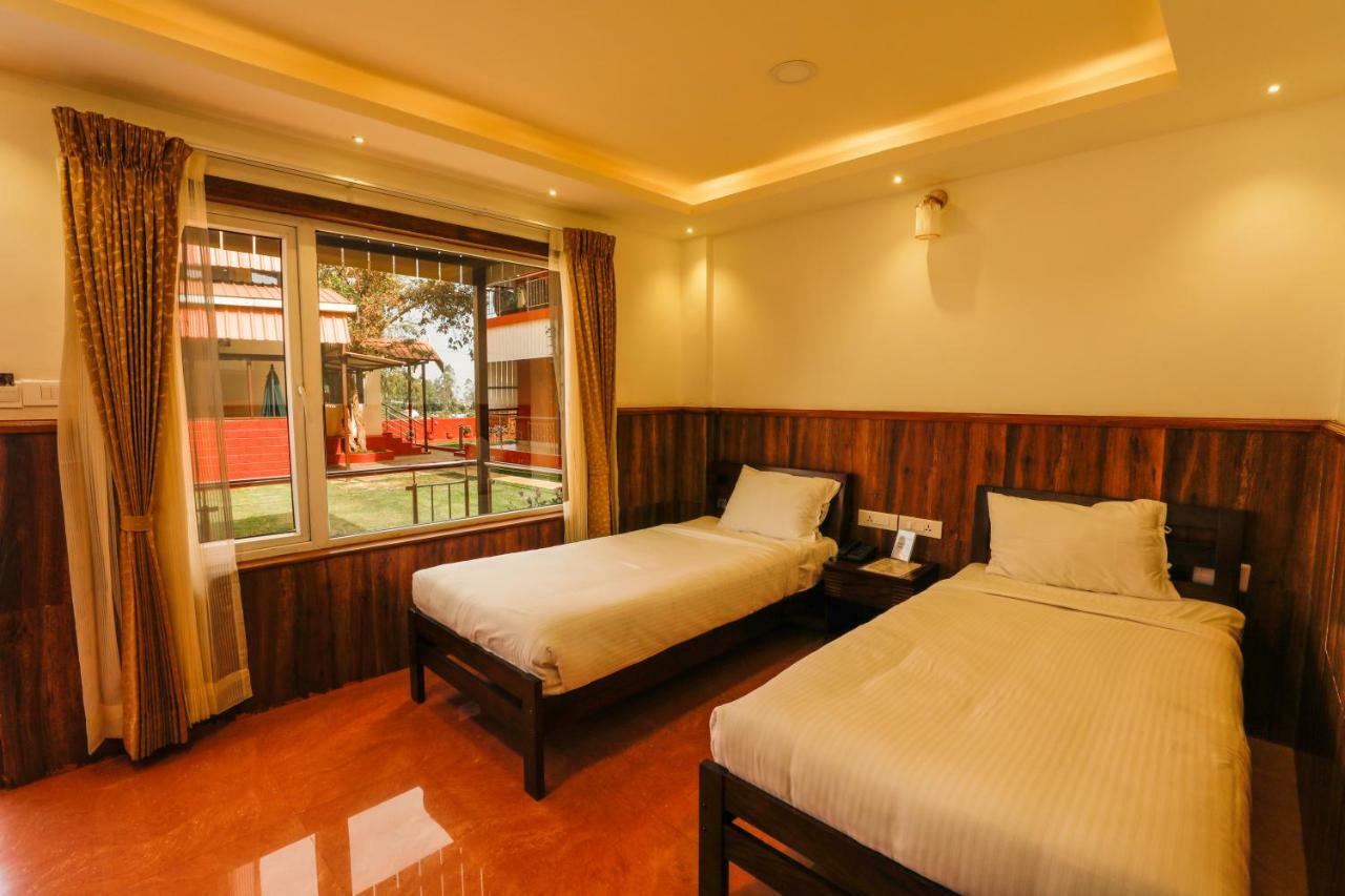 Lakshmi Holiday Resort Котажирі Екстер'єр фото