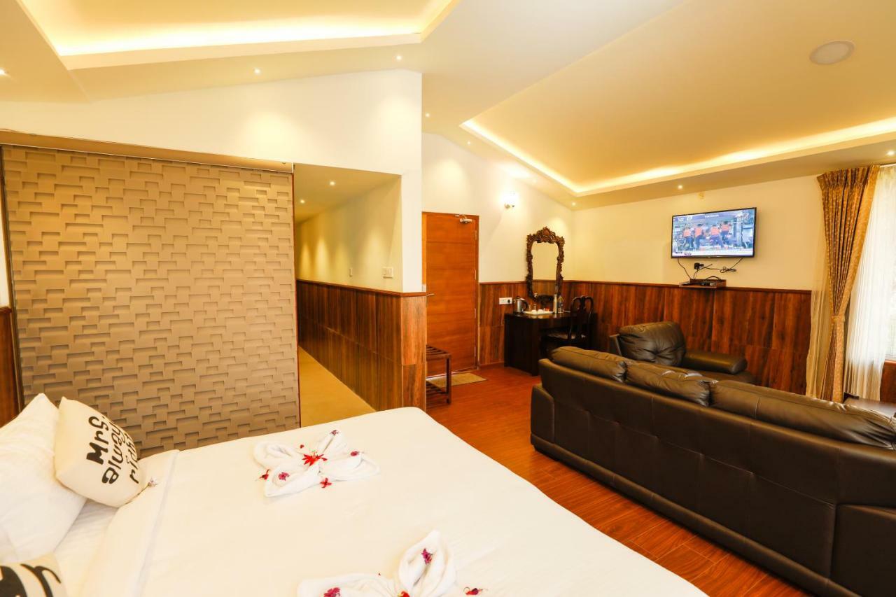 Lakshmi Holiday Resort Котажирі Екстер'єр фото